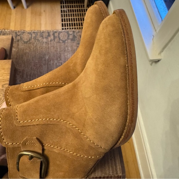 UGG Women's Leahy ankle boot in chestnut suede. Western block Heel Bootie - Picture 13 of 13